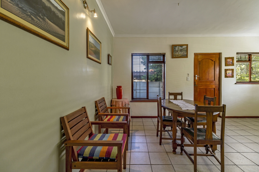 5 Bedroom Property for Sale in Lochnerhof Western Cape